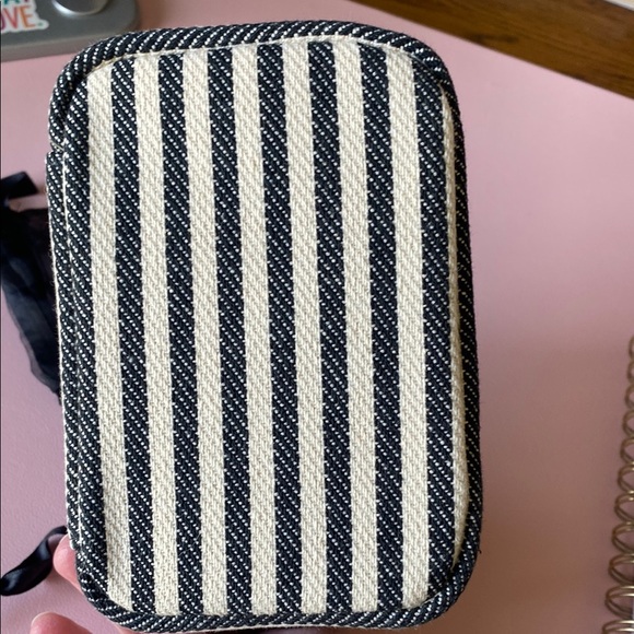 Thirty-one Striped Black and White Jewelry Travel Case - Picture 4 of 6
